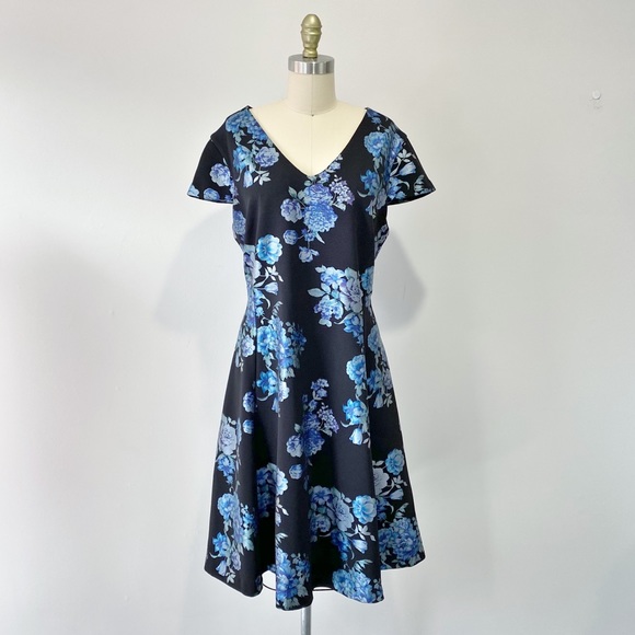 Alfani Dresses & Skirts - Alfani • Floral Cap Sleeve Dress • 18W